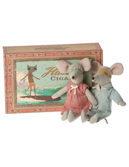 MAMÁ Y PAPÁ RATÓN EN CAJA DE CIGARROS