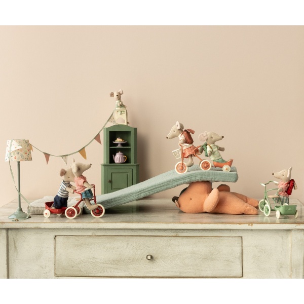 RATONCITA HERMANA MAYOR