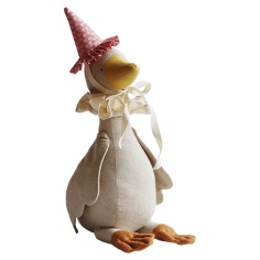 GANSO CON GORRO ROSA Y CUELLO