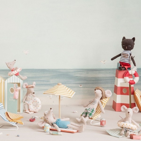 RATONCITO PAPÁ EN CASETA DE PLAYA