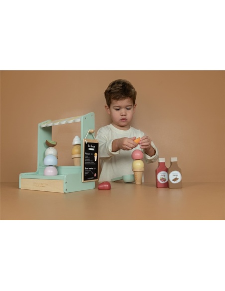 PUESTO DE HELADOS DE MADERA