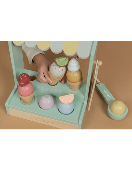 PUESTO DE HELADOS DE MADERA