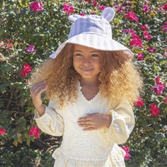 GORRO A RAYAS CON OREJAS DE CONEJO 2