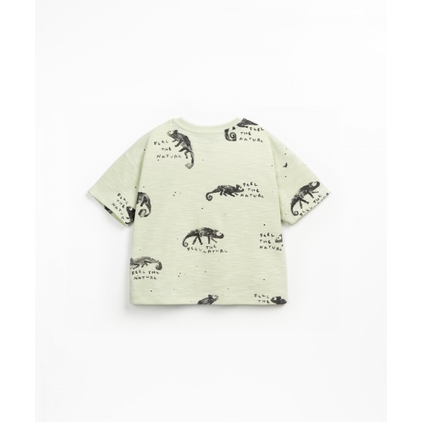 CAMISETA ESTAMPADO DE CAMALEONES Y BOTONES DE COCO PLAY UP