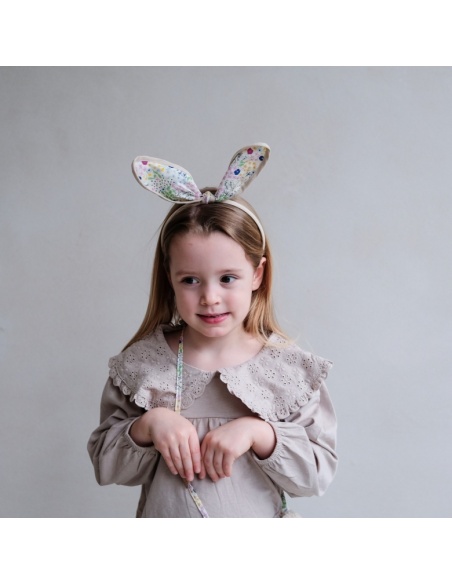 DIADEMA DE OREJITAS DE CONEJO FLORAL
