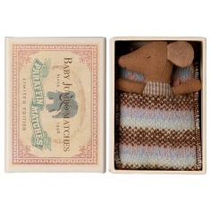 RATÓN BEBÉ DORMIDO Y DESPIERTO EN CAJA DE CERILLAS 2