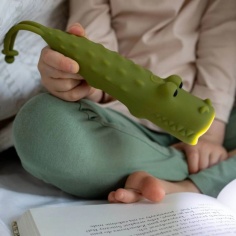 LINTERNA DE SILICONA COCODRILO 2