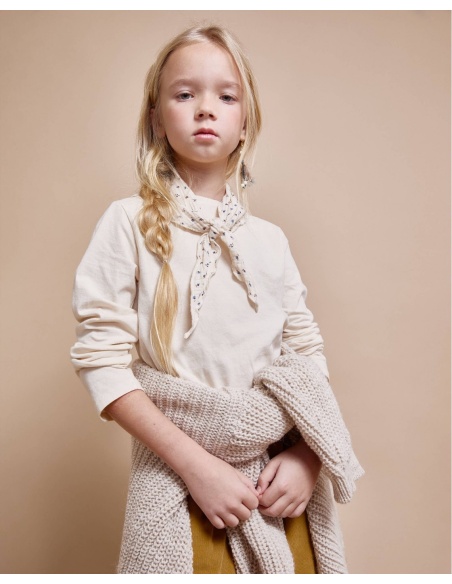 CAMISETA CON PAÑUELO BÚHO