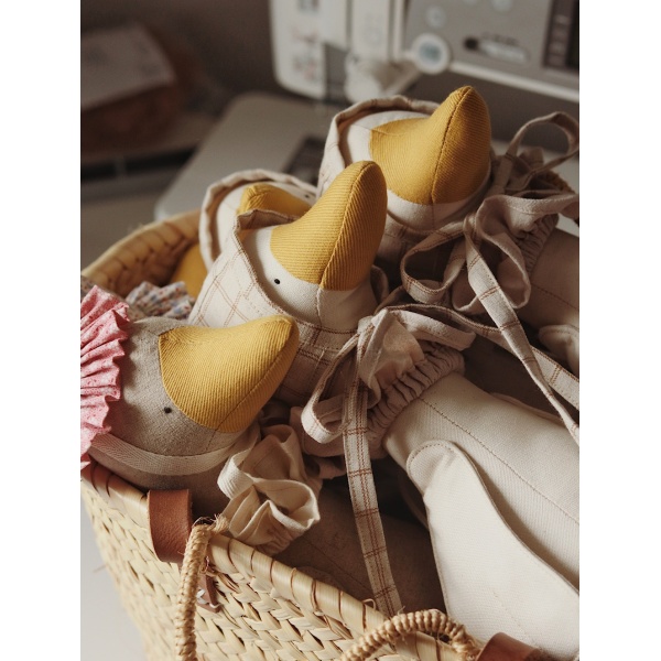 OCA CON GORRITO QUBASHI